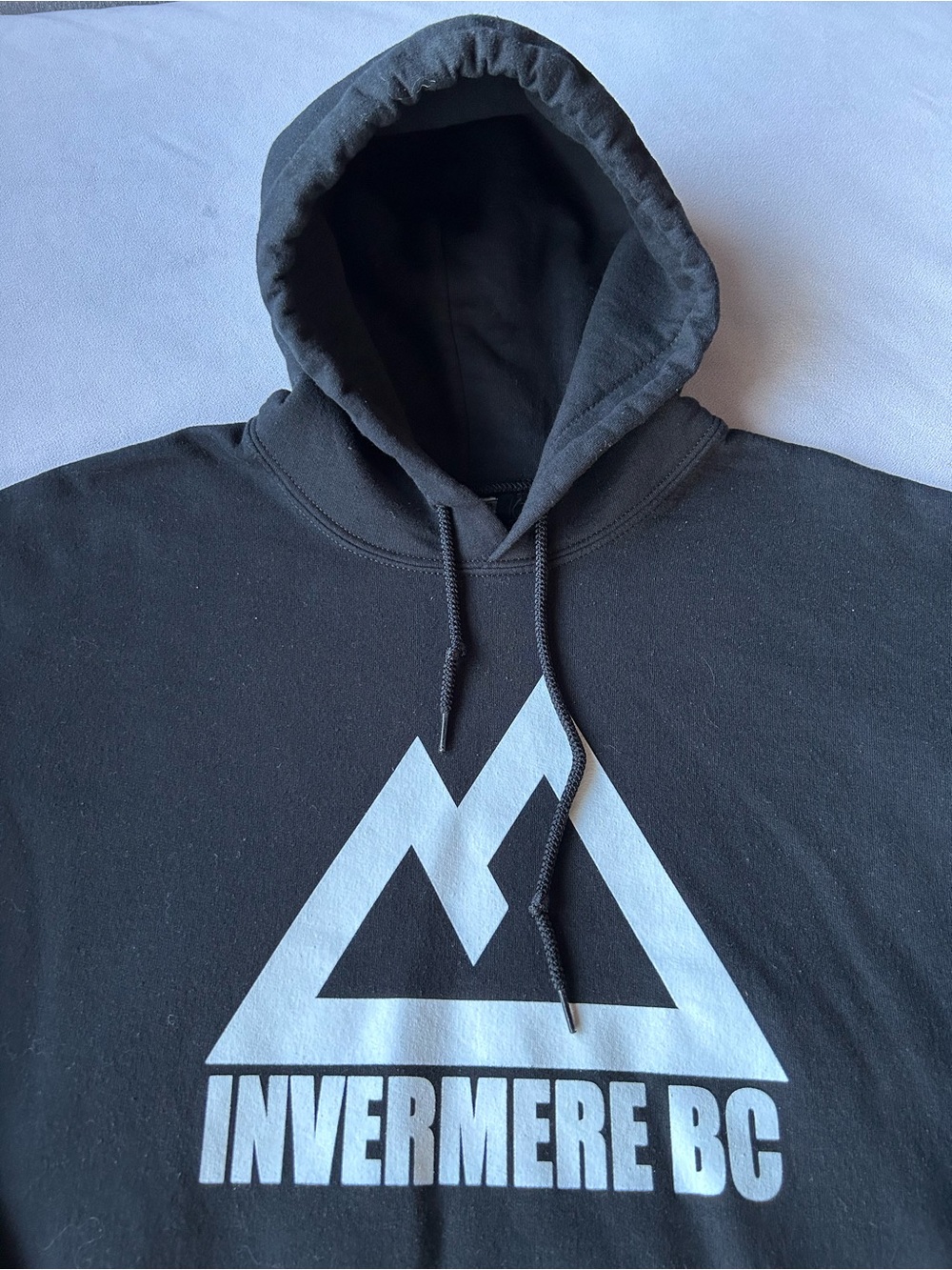 Hooded Sweatshirt ~ Mountain Graphic ~ Men’s Size Large ~ Black